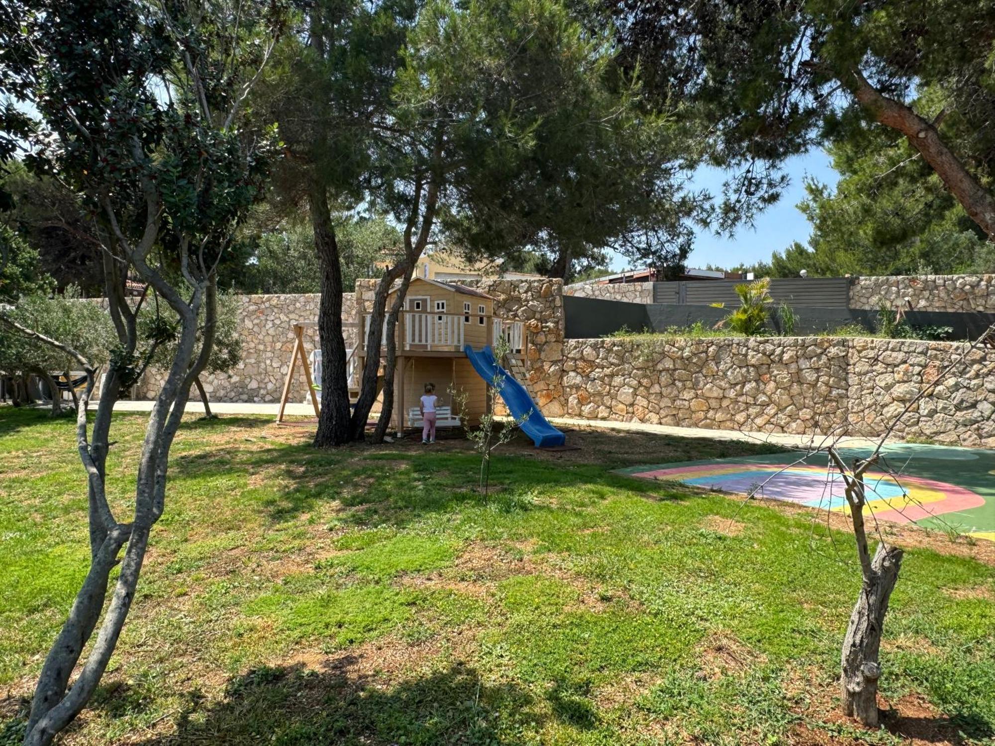 Apartments Laura Mali Lošinj Exteriör bild