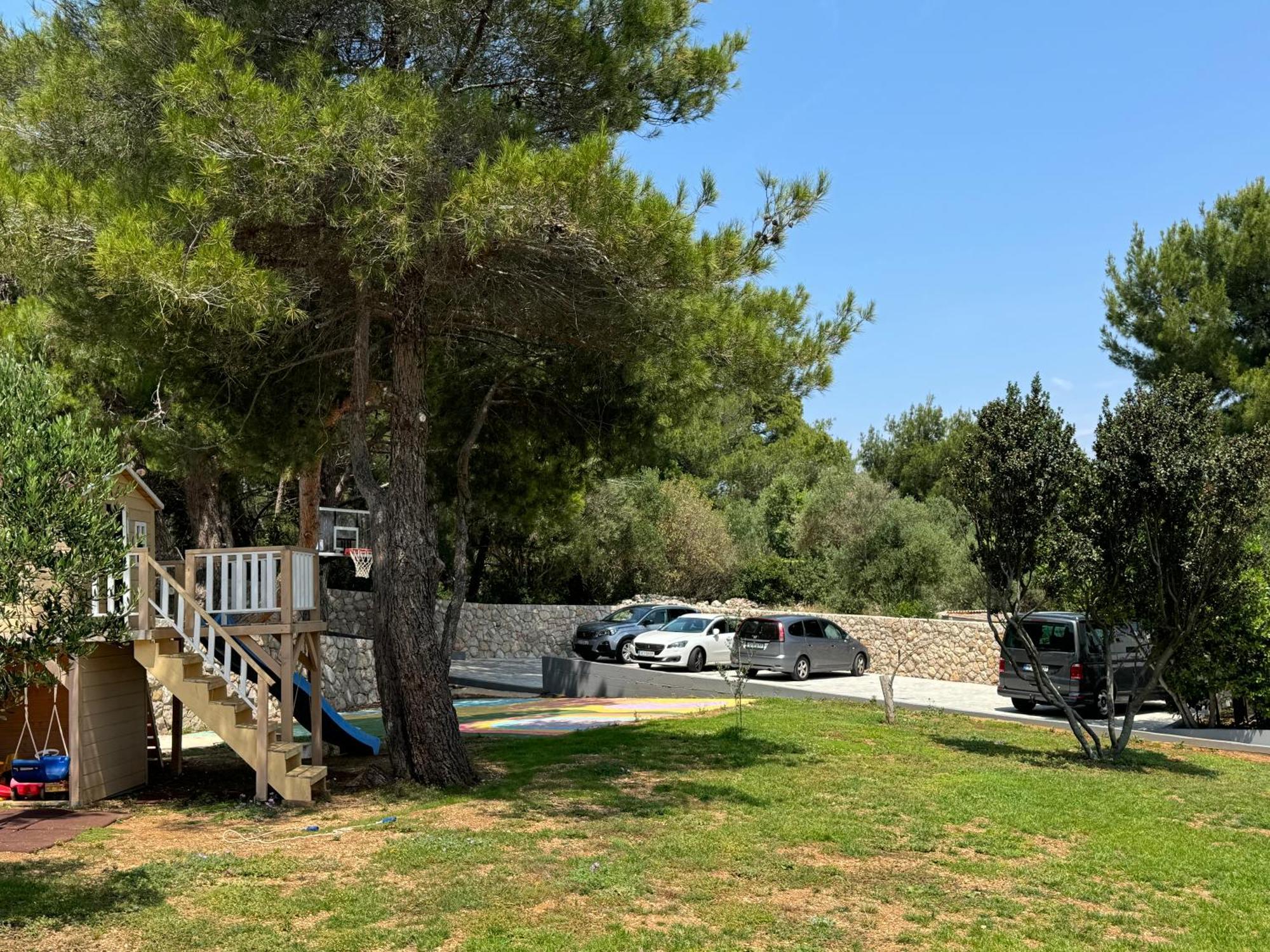 Apartments Laura Mali Lošinj Exteriör bild
