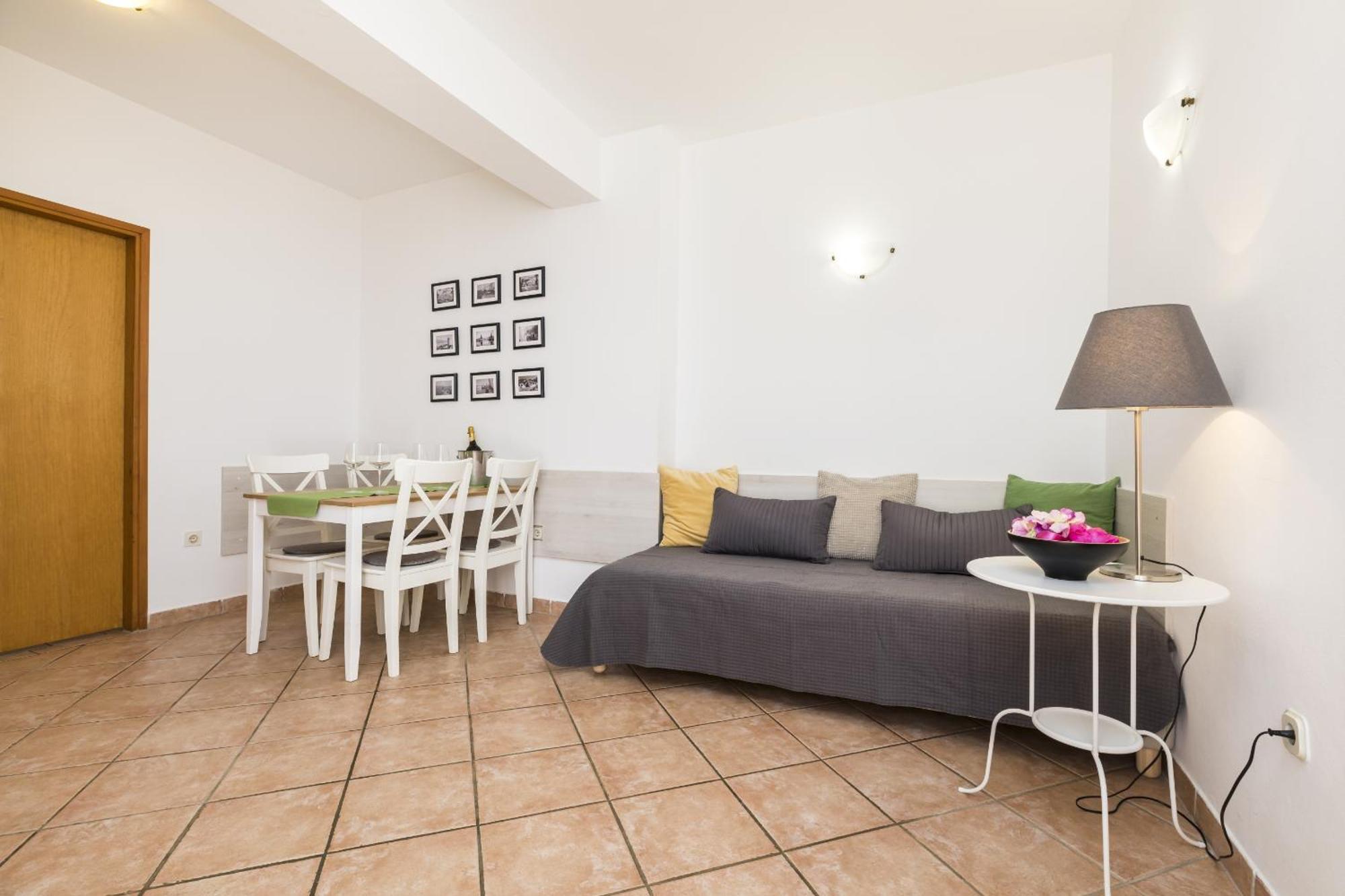 Apartments Laura Mali Lošinj Rum bild